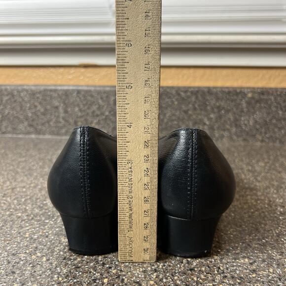 Trotters Womens Sz 11 M Comfort Casual Classic Black Leather Slip On Dress Heels - Picture 8 of 12